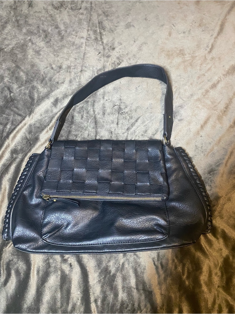 Time and Tru Black Woven Front Zip Shoulder Bag